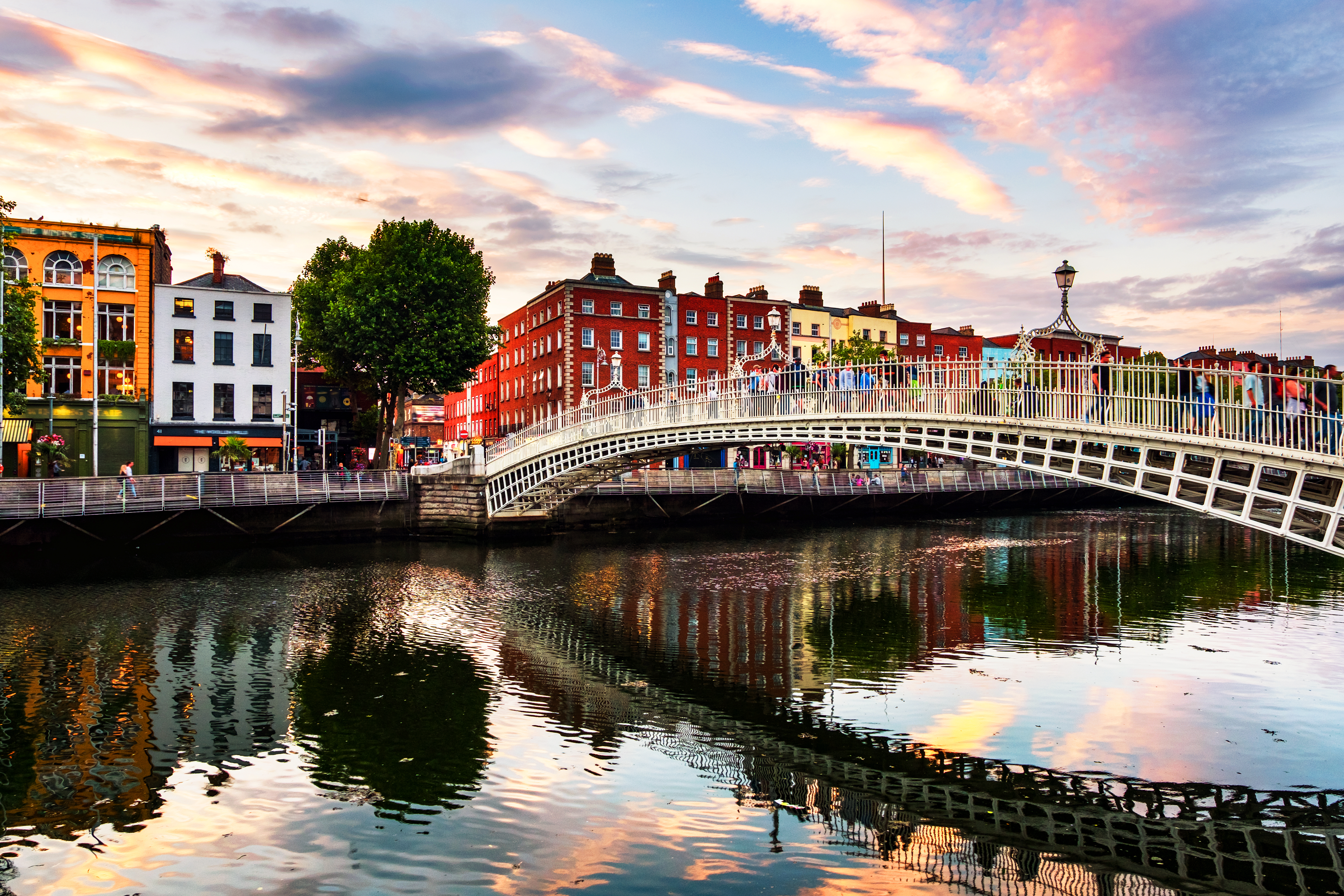 Дублин. Ирландия Дублин. Ирландия столица Дублин. Мост полпенни в Дублине. Дублин центр.